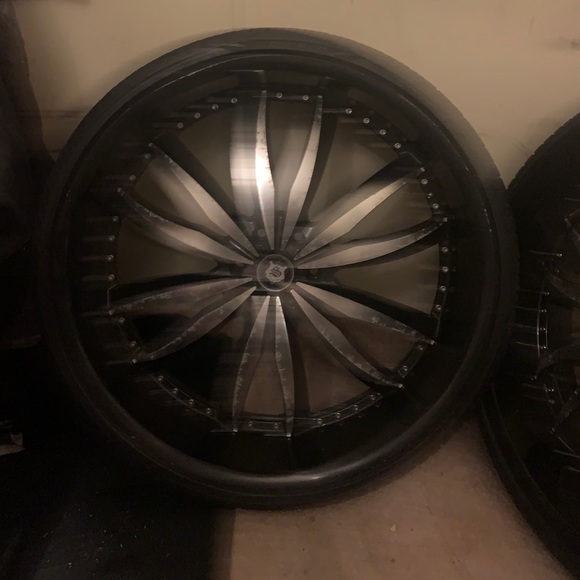 Down sized - Picture 3 of 4